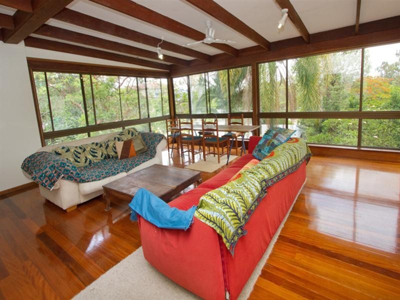 12 Tarcoola Street, St Lucia QLD 4067