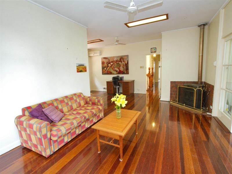 12 Tarcoola Street, St Lucia QLD 4067