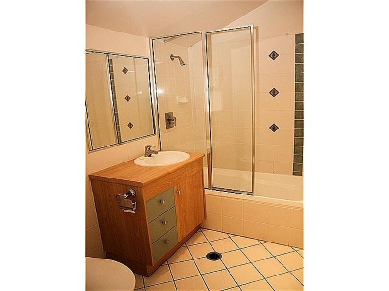 35 Cunningham Street, Taringa QLD 4068