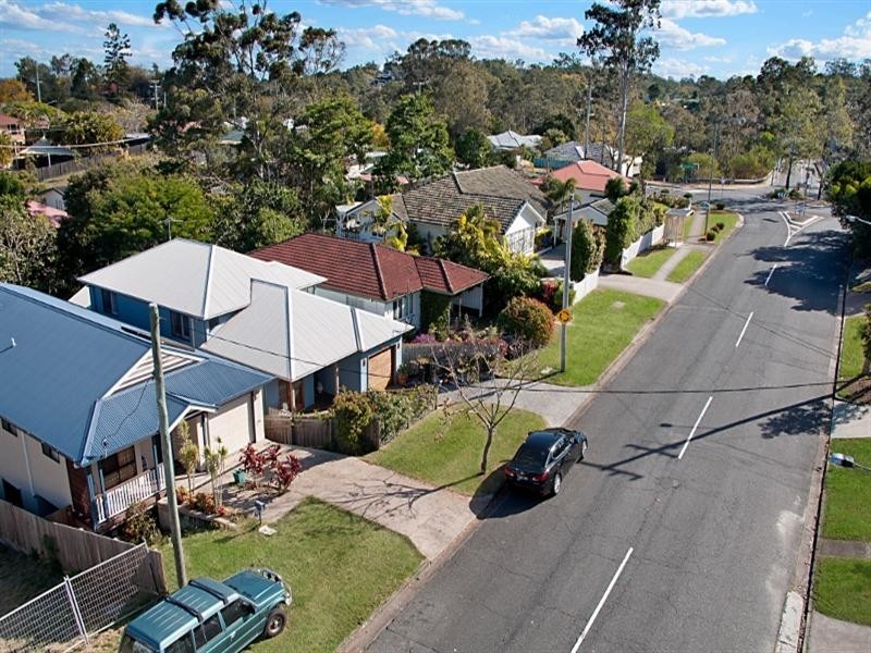 136 Waverley Road, Taringa QLD 4068