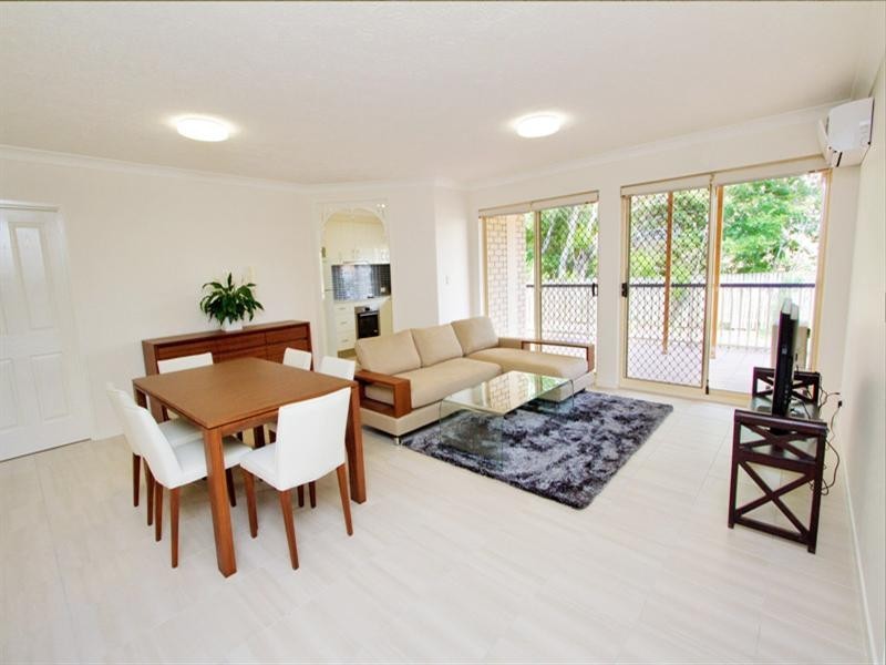 2/14 Warren Street, St Lucia QLD 4067