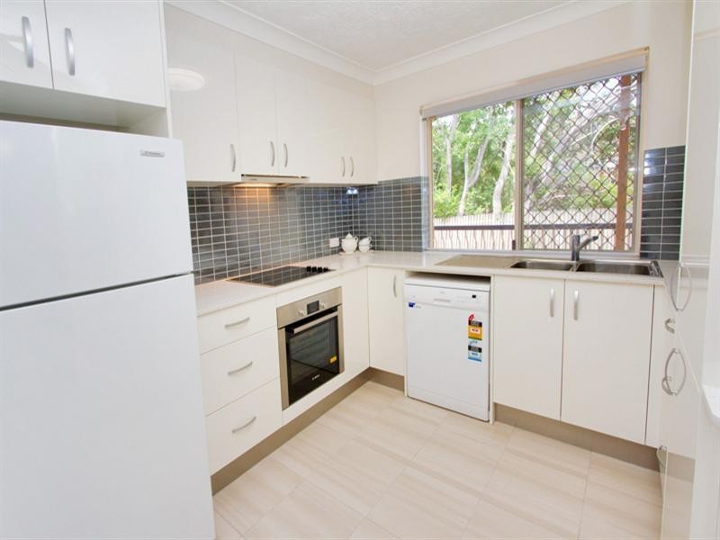 2/14 Warren Street, St Lucia QLD 4067