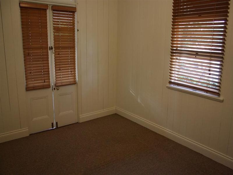 12 Rokeby Terrace, Taringa QLD 4068