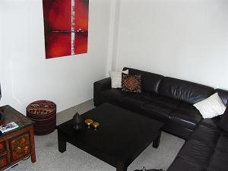 1/36 Jerdanefield Road, St Lucia QLD 4067