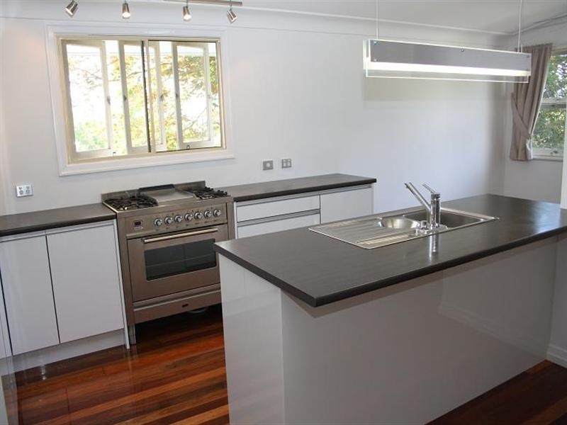 32 Norm Street, Kenmore QLD 4069