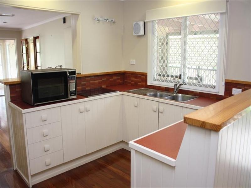 9 Norman Street, Fig Tree Pocket QLD 4069