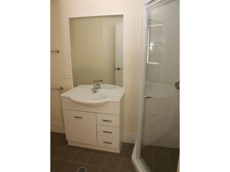 1/16 Explorer Street, Toowong QLD 4066