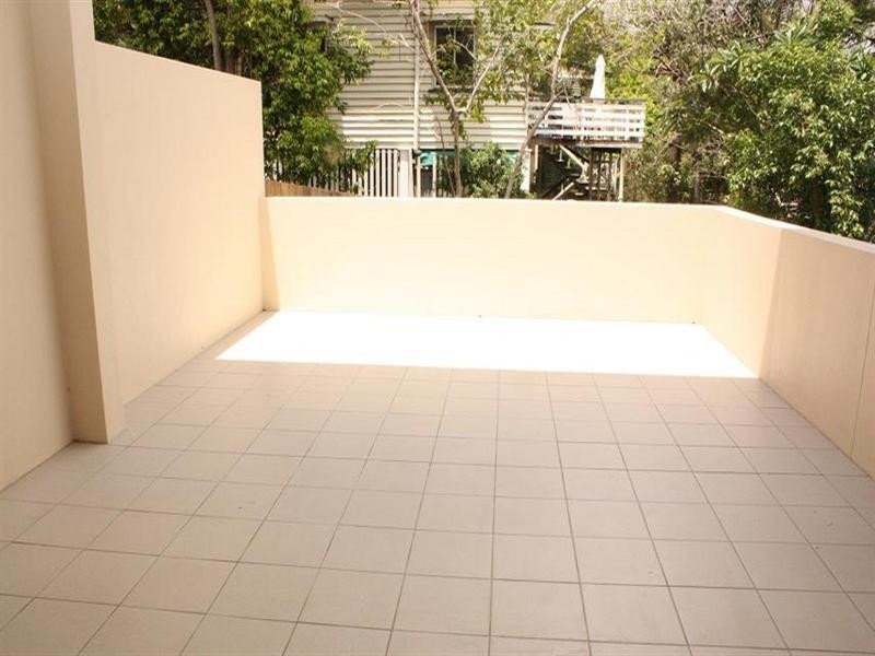 1/16 Explorer Street, Toowong QLD 4066