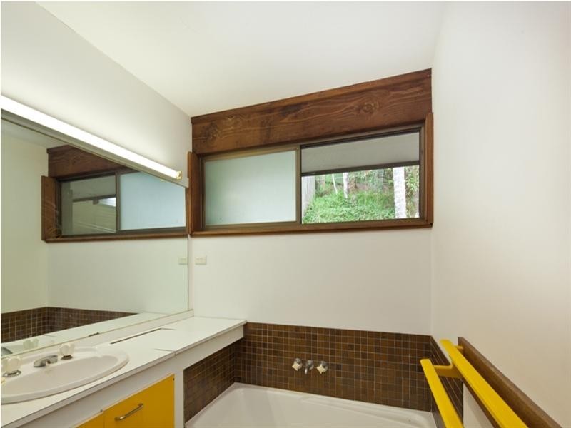 35 Ironbark Road, Chapel Hill QLD 4069