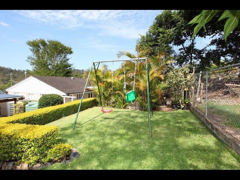 10 Mabb Street, Kenmore QLD 4069