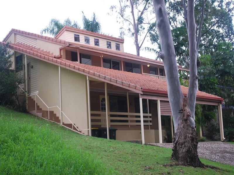 1 Kim Street, Chapel Hill QLD 4069