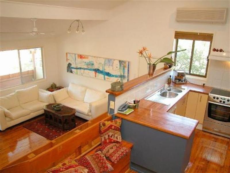 1 Kim Street, Chapel Hill QLD 4069