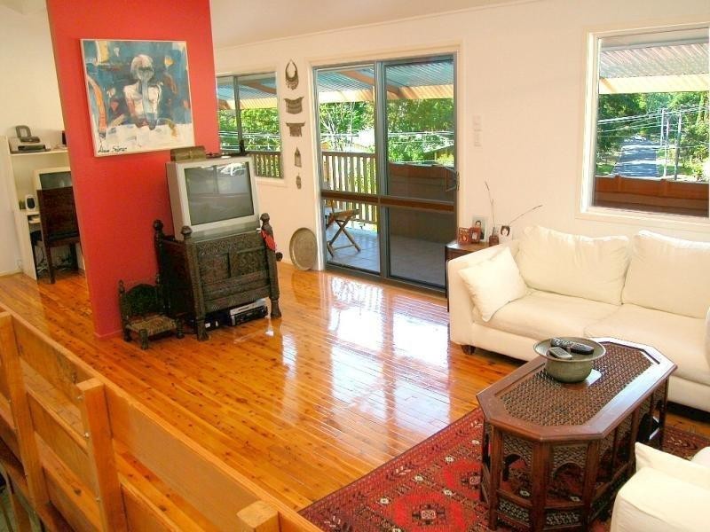 1 Kim Street, Chapel Hill QLD 4069