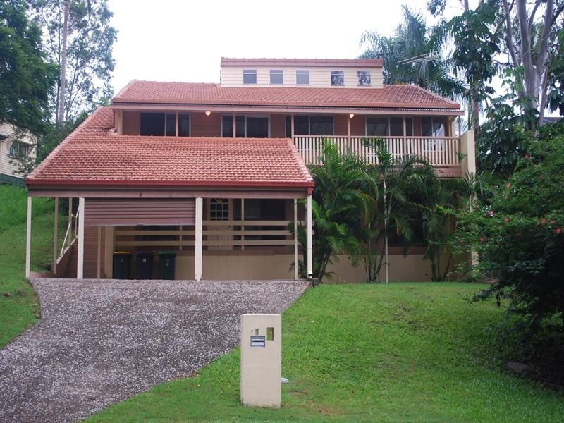 1 Kim Street, Chapel Hill QLD 4069