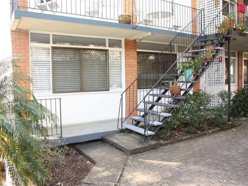 1/74 Highland Terrace, St Lucia QLD 4067
