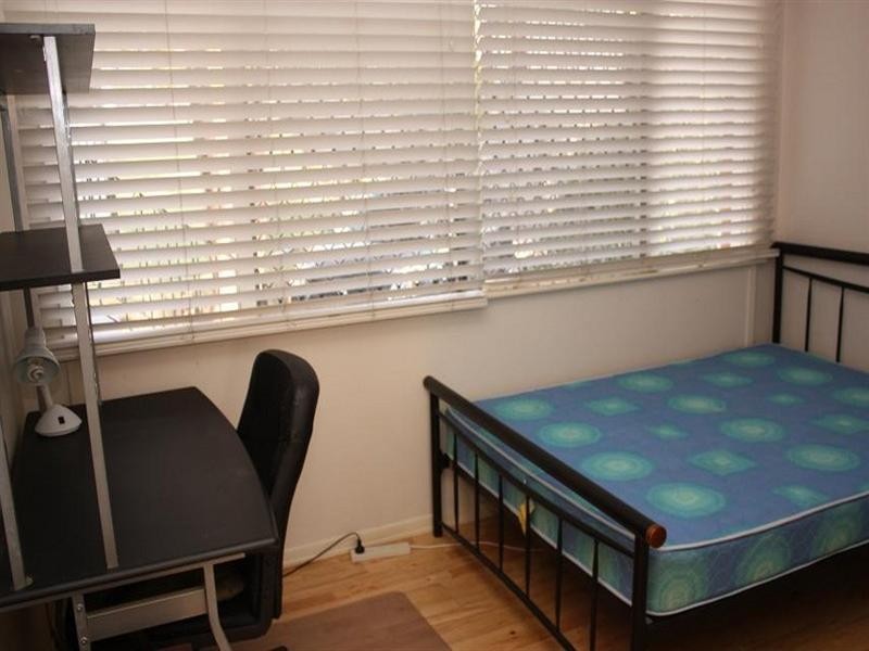 1/74 Highland Terrace, St Lucia QLD 4067