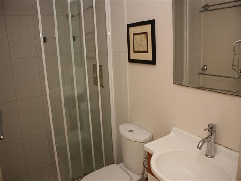 1/74 Highland Terrace, St Lucia QLD 4067