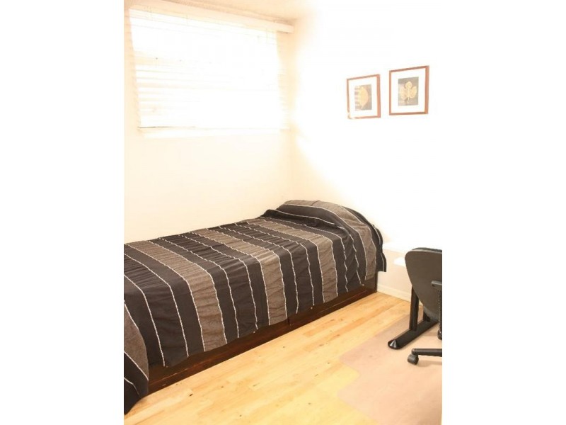 1/74 Highland Terrace, St Lucia QLD 4067