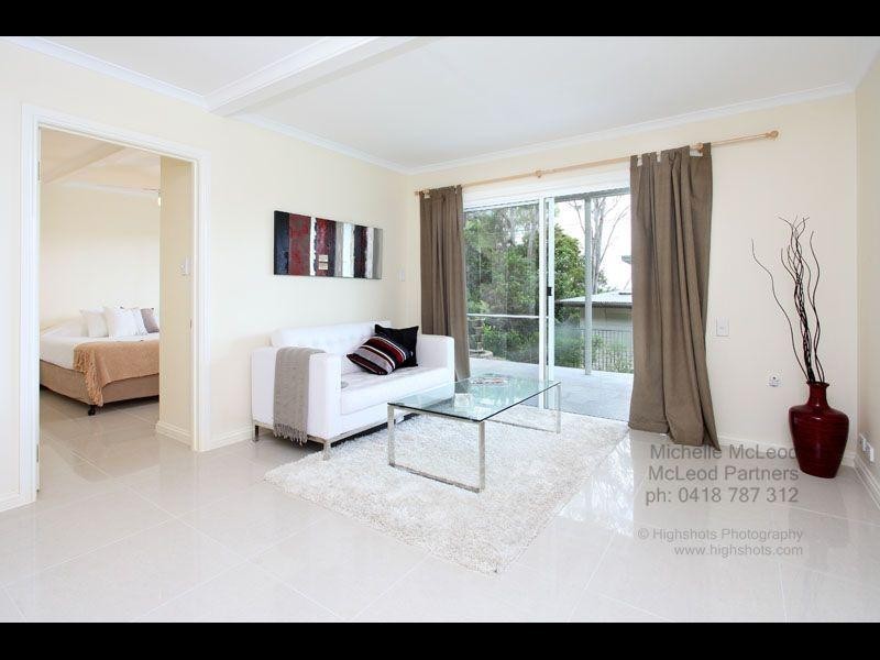 30 Pentlay Street, Kenmore QLD 4069