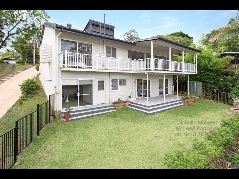 30 Pentlay Street, Kenmore QLD 4069