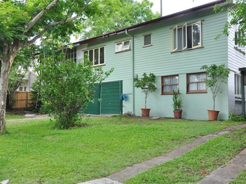 10 Gray Avenue, Corinda QLD 4075