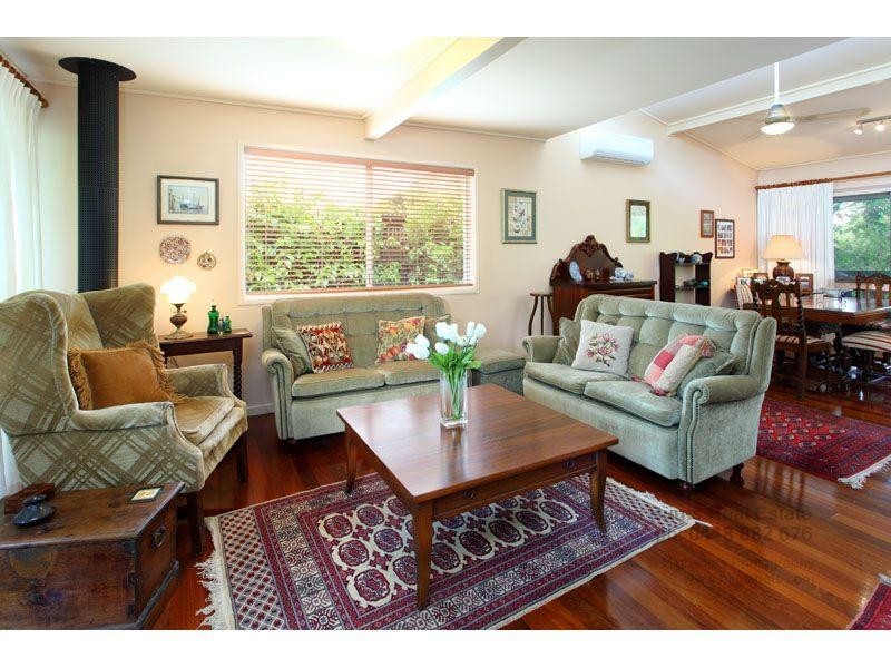 11 Alkina Street, Kenmore QLD 4069