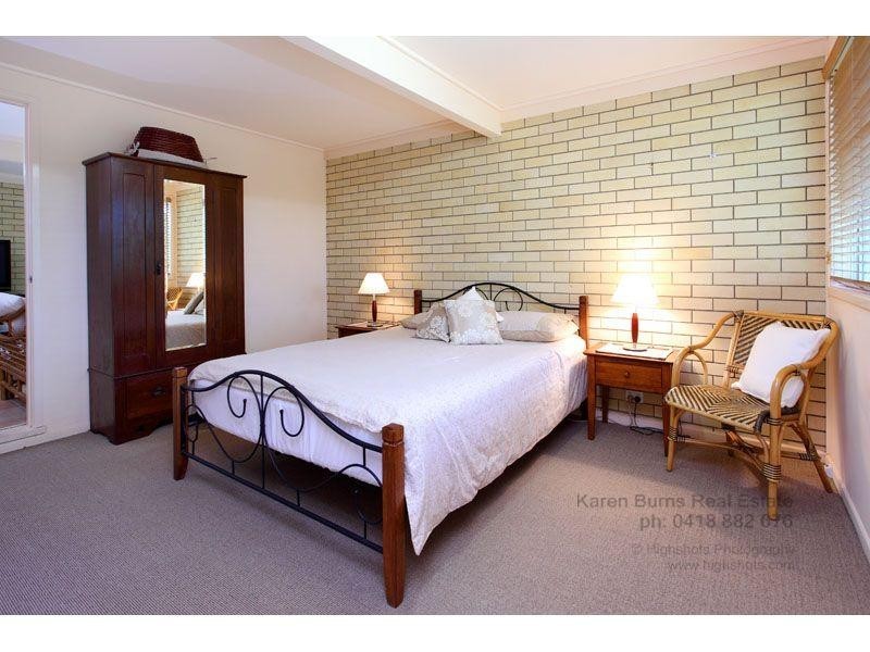 11 Alkina Street, Kenmore QLD 4069