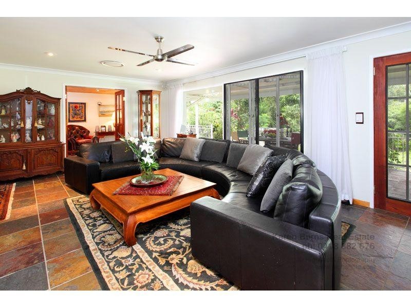 17-19 Belsize Street, Kenmore QLD 4069