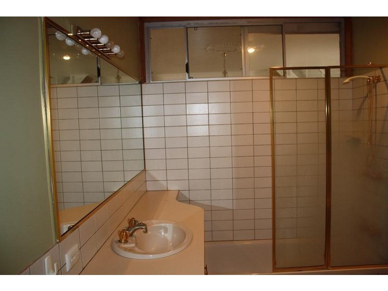 1 McCaul Street, Taringa QLD 4068