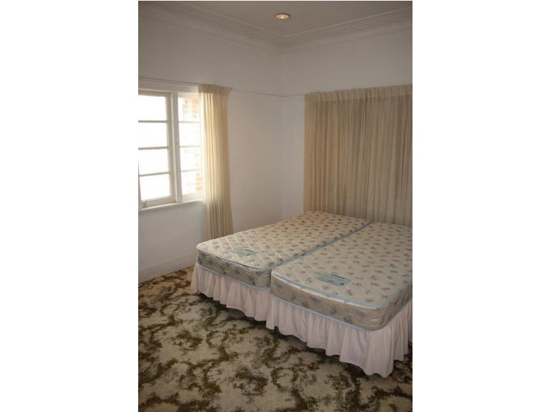 1 McCaul Street, Taringa QLD 4068