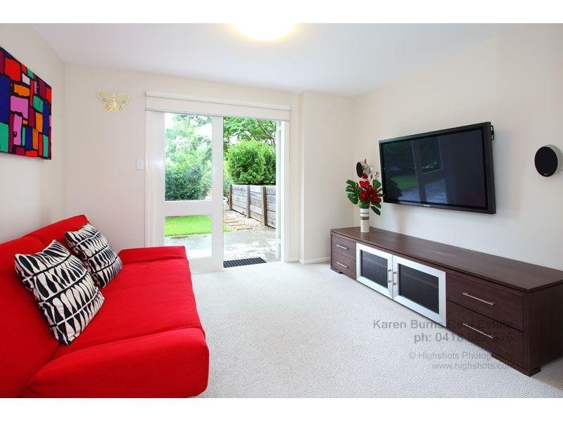 17 Trenton Street, Kenmore QLD 4069