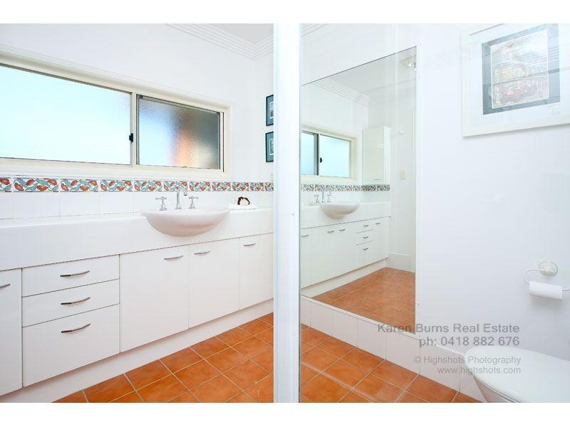 393 Bielby Road, Kenmore Hills QLD 4069