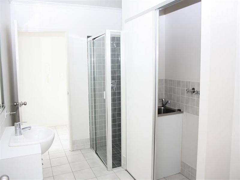 203/18 Richmond Road, Morningside QLD 4170