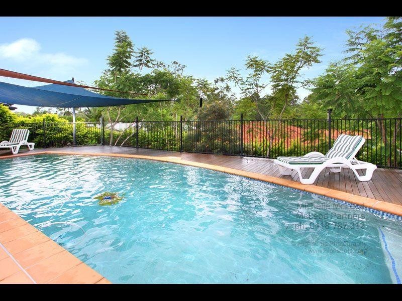 26 Greenford Street, Chapel Hill QLD 4069