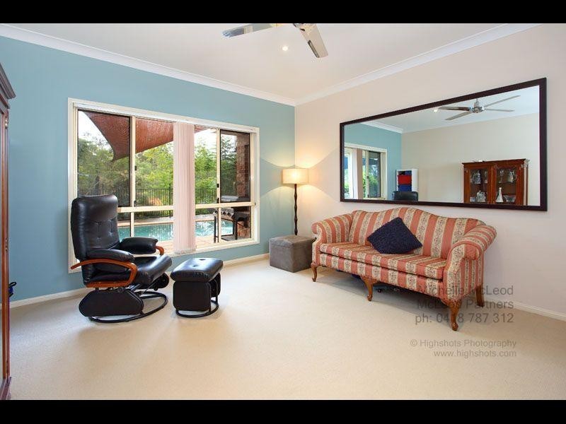 26 Greenford Street, Chapel Hill QLD 4069