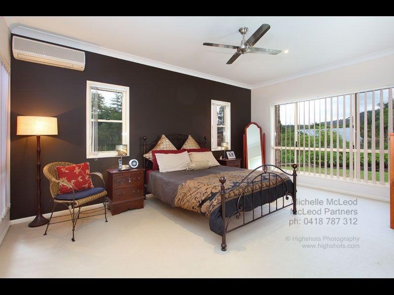 26 Greenford Street, Chapel Hill QLD 4069