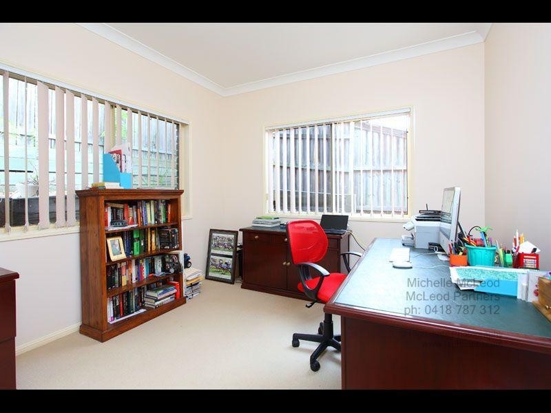 26 Greenford Street, Chapel Hill QLD 4069