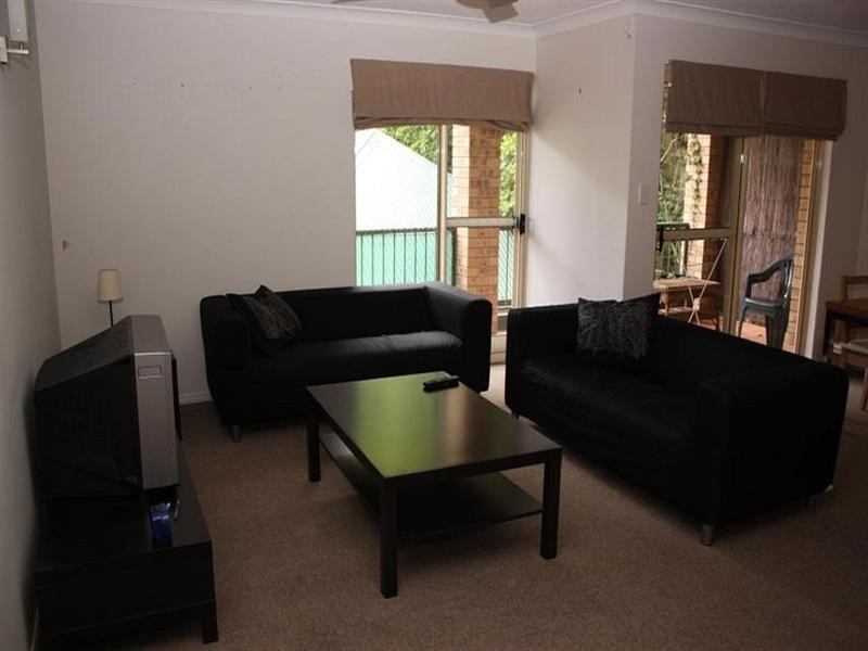 3/124 Carmody Road, St Lucia QLD 4067