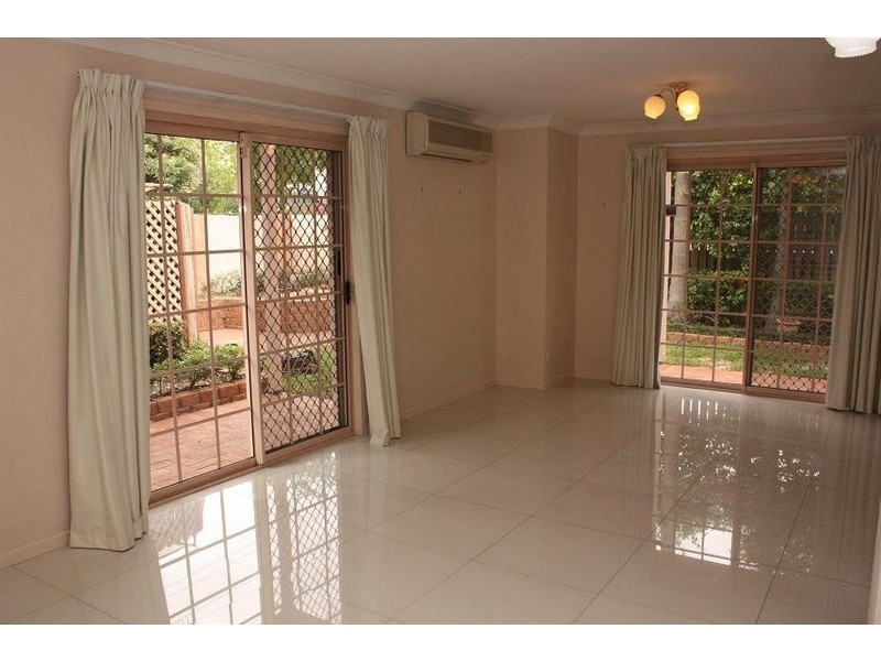 1/17 Bayliss Street, Toowong QLD 4066