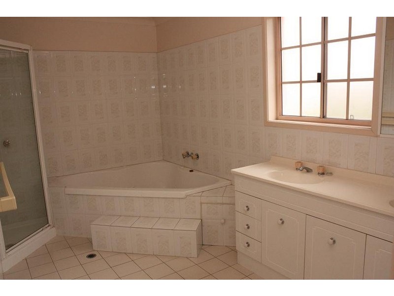 1/17 Bayliss Street, Toowong QLD 4066