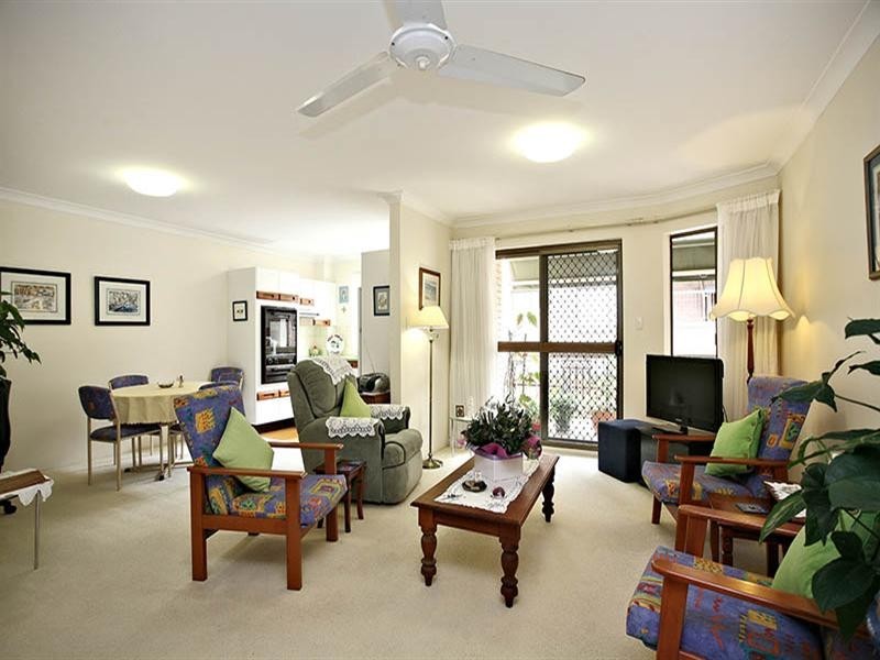 2/155 Central Avenue, Indooroopilly QLD 4068