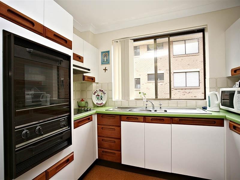2/155 Central Avenue, Indooroopilly QLD 4068