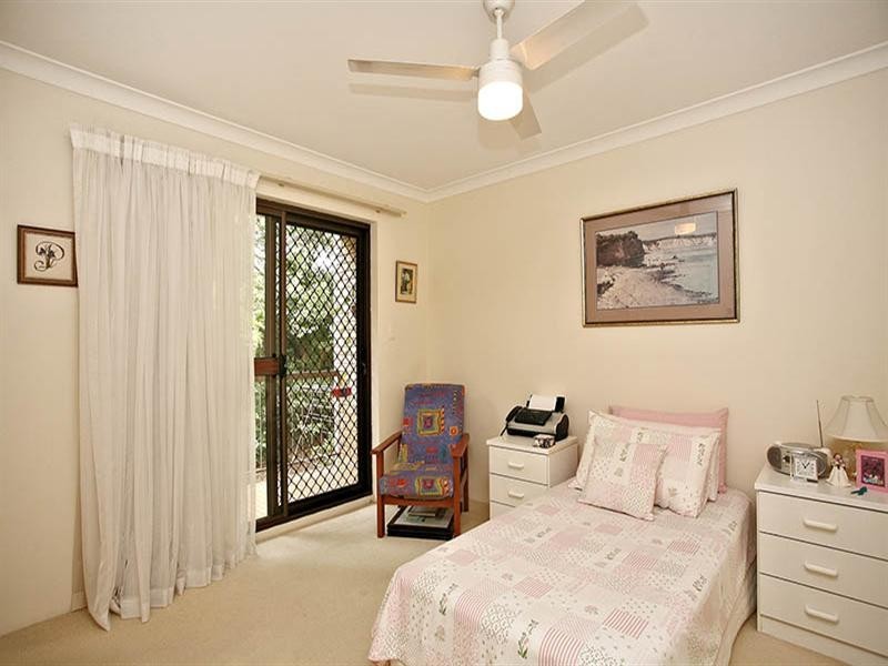 2/155 Central Avenue, Indooroopilly QLD 4068