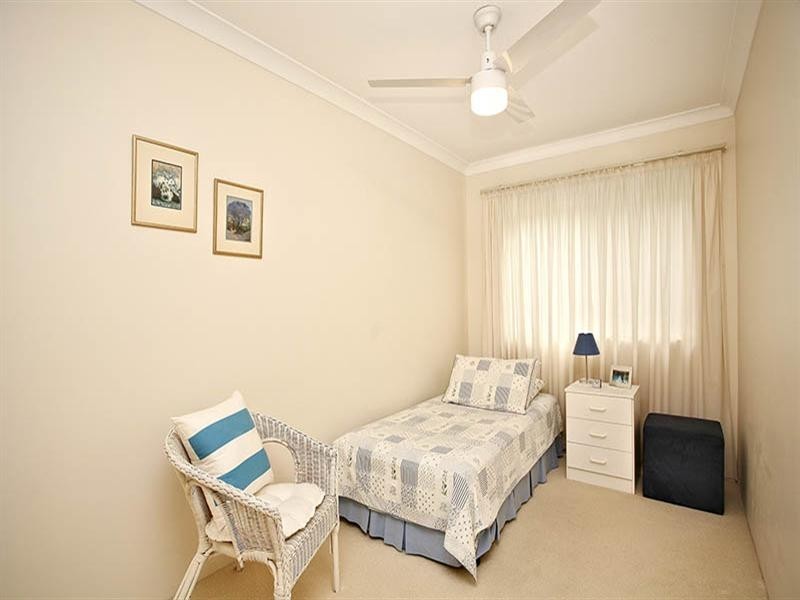 2/155 Central Avenue, Indooroopilly QLD 4068