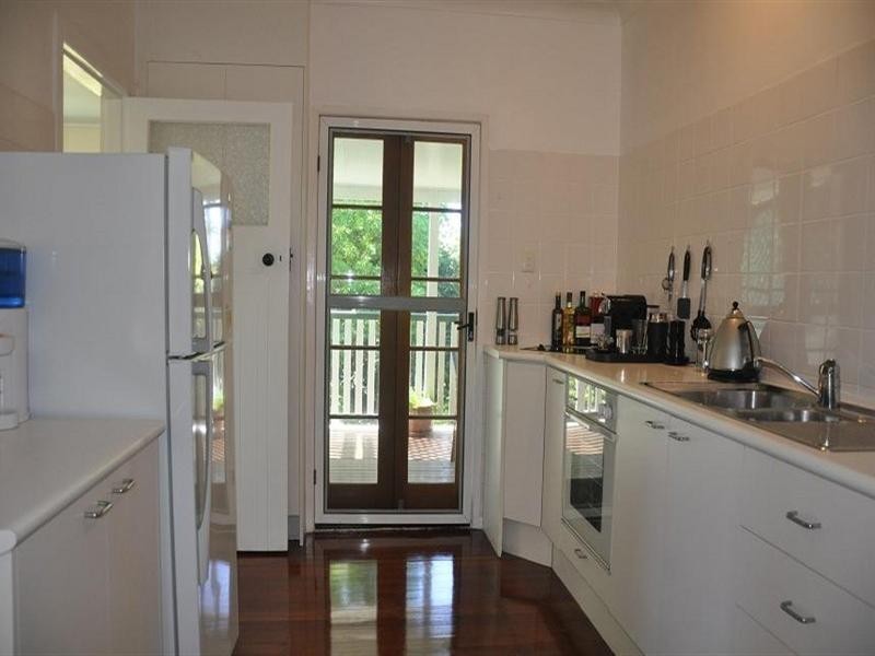 46 Clarence Road, Indooroopilly QLD 4068