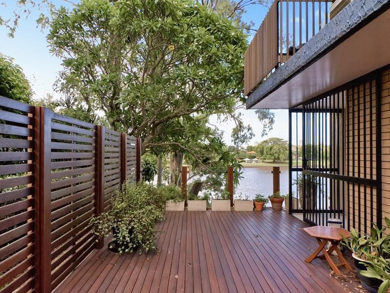 2/58 Sandford Street, St Lucia QLD 4067