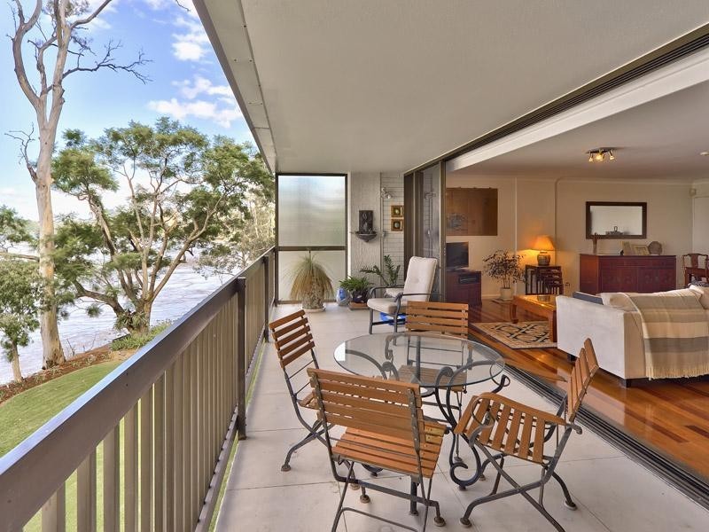 2/58 Sandford Street, St Lucia QLD 4067