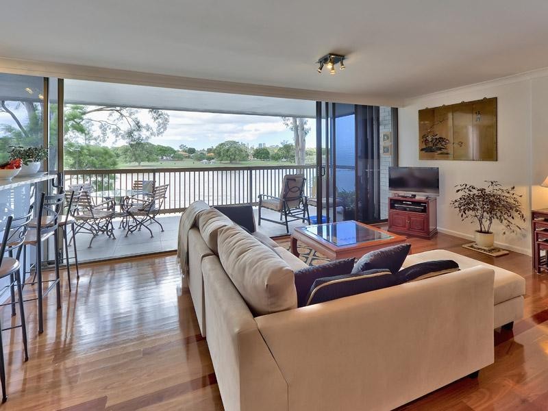 2/58 Sandford Street, St Lucia QLD 4067