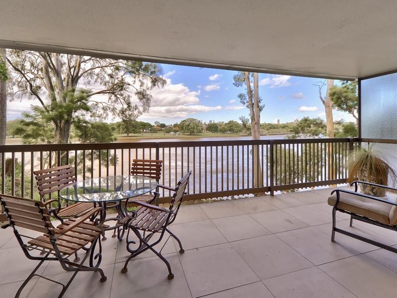 2/58 Sandford Street, St Lucia QLD 4067