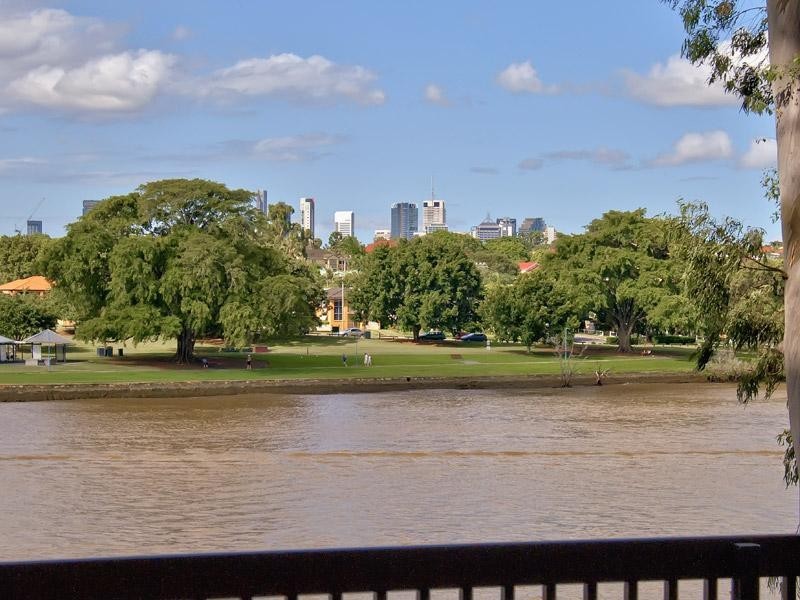 2/58 Sandford Street, St Lucia QLD 4067